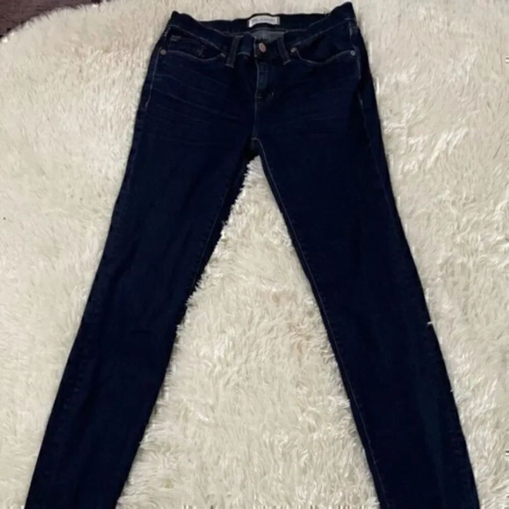 Madewell size 25 dark blue skinny jeans